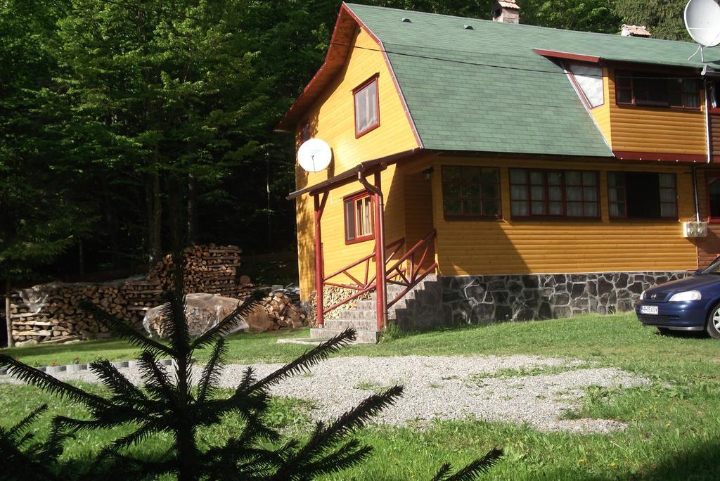 Villa Szilvia Vendeghaz Izvoare  Exterior foto